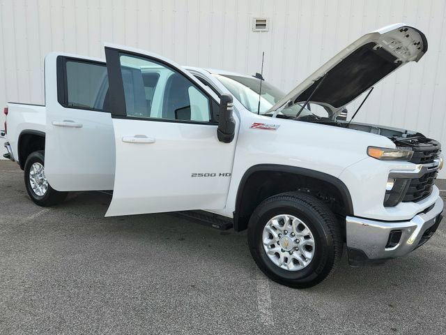 Used 2025 Chevrolet Silverado 2500 LT w/ Safety Package AWD/4WD image 9
