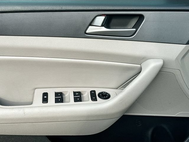 Used 2017 Hyundai Sonata SE FWD image 18