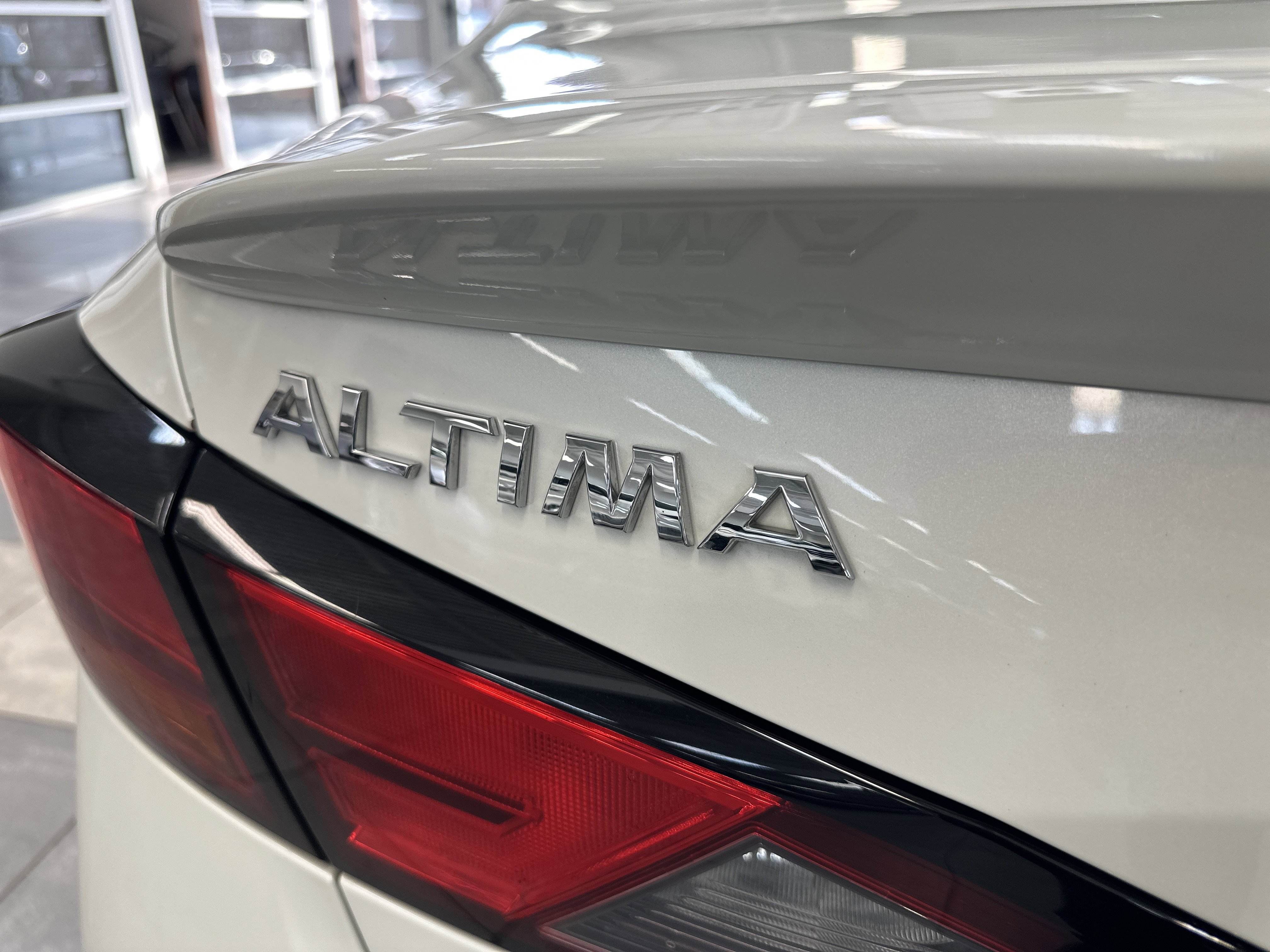 Used 2019 Nissan Altima 2.5 Platinum image 10