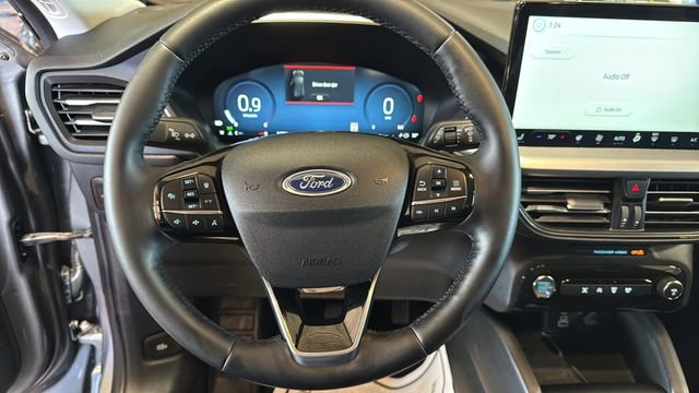 Used 2025 Ford Escape Platinum image 17