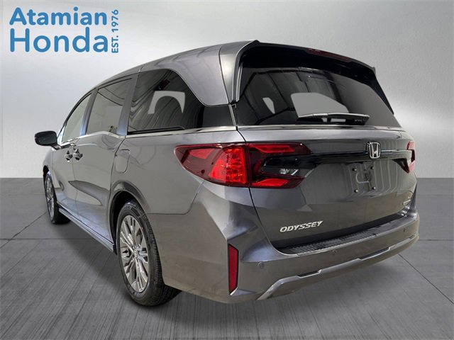 New 2026 Honda Odyssey Touring image 3