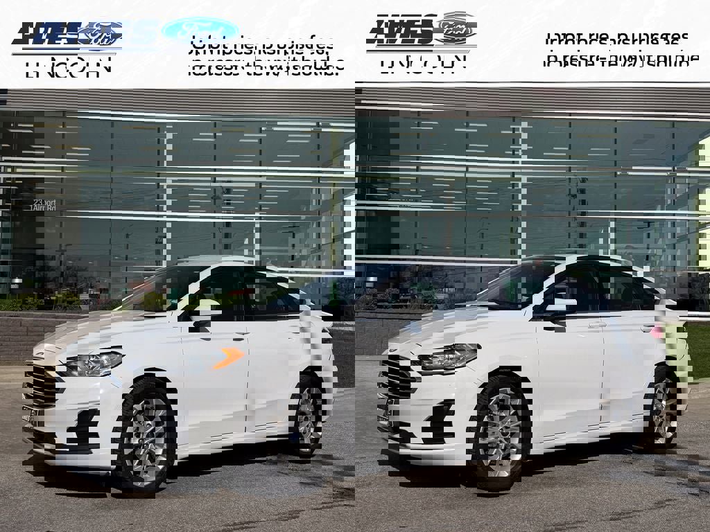 Certified 2020 Ford Fusion SE FWD image 1