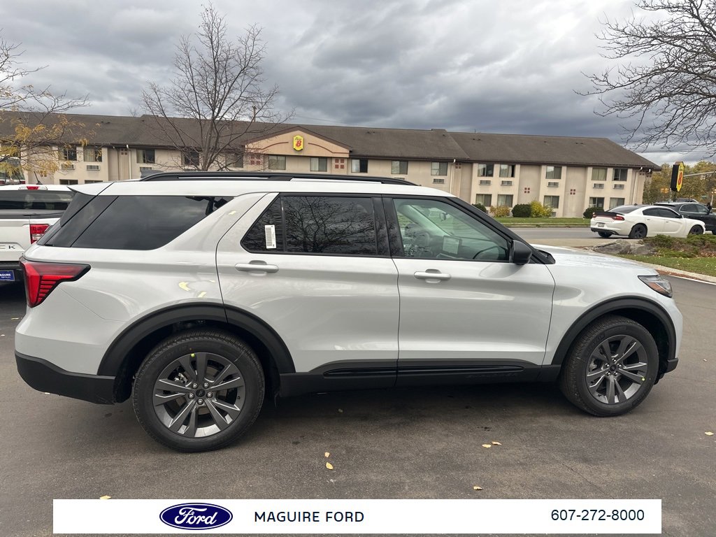 New 2026 Ford Explorer Active w/ Active Comfort Package image 4