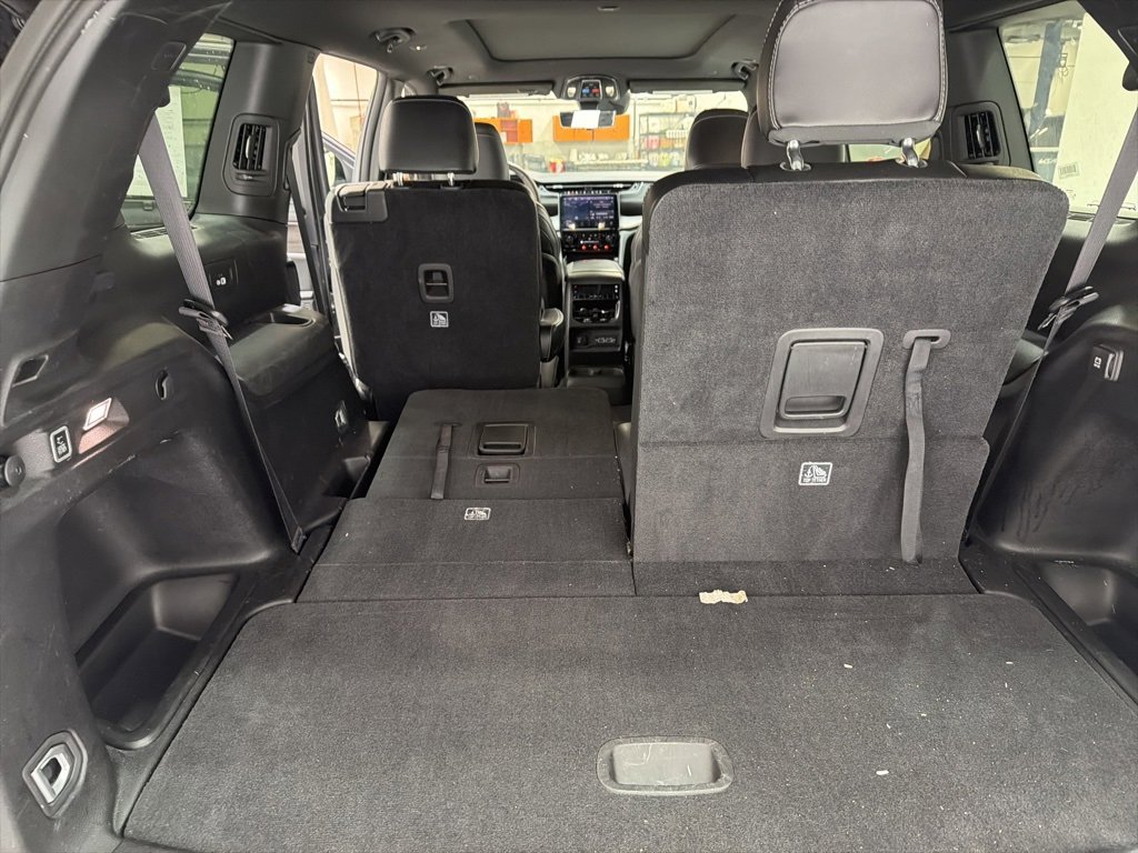 Used 2024 Jeep Grand Cherokee L Limited w/ Luxury Tech Group II image 27