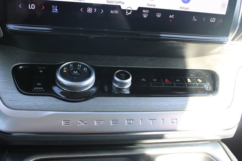 Used 2025 Ford Expedition Platinum image 48