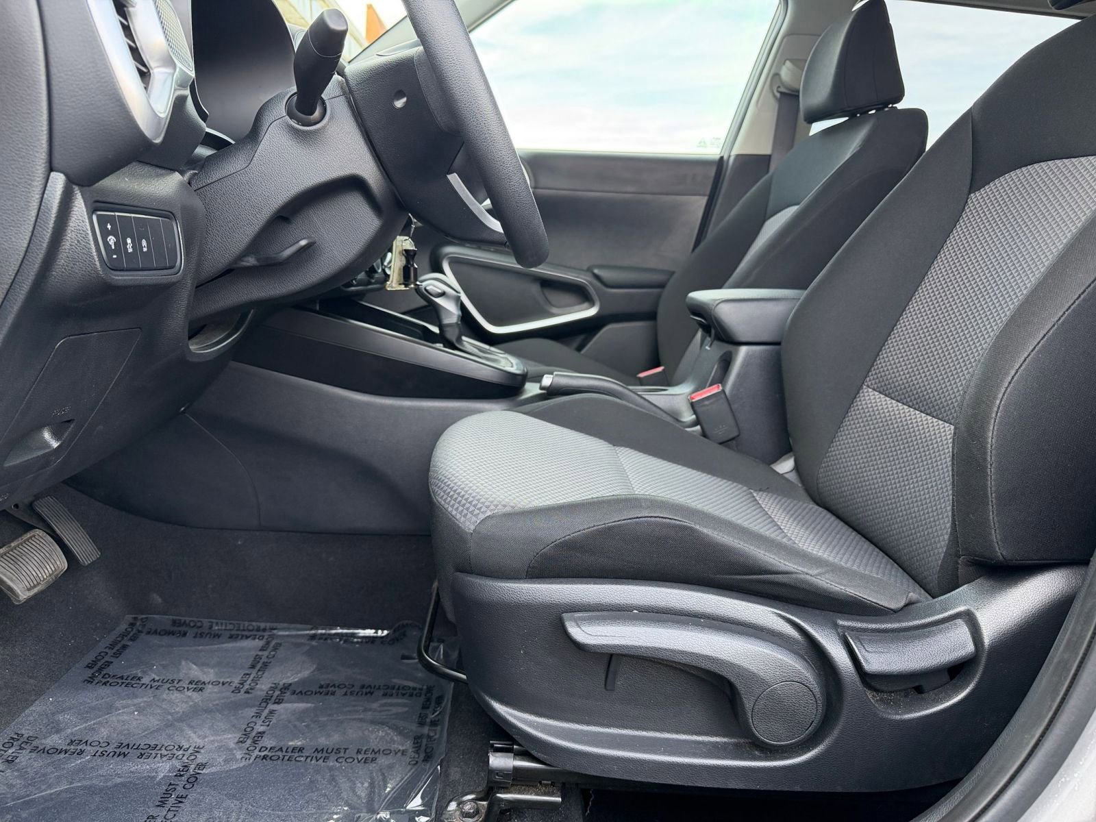 Used 2025 Kia Soul LX w/ LX Technology Package FWD image 24