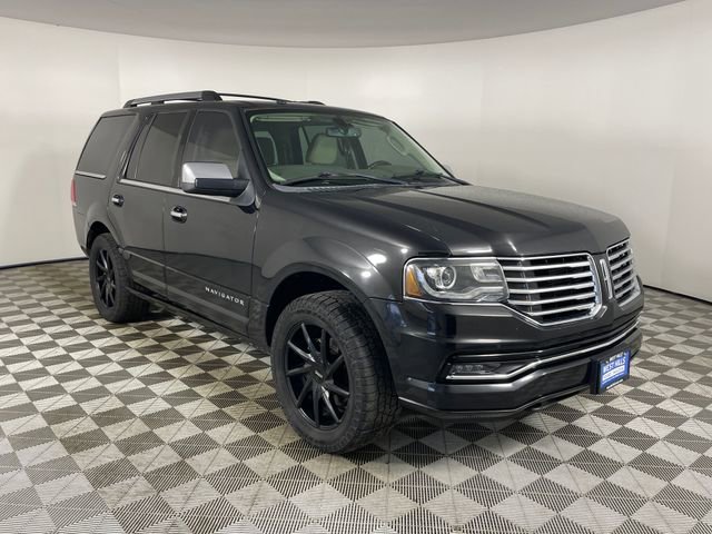 Used 2015 Lincoln Navigator 4WD image 25