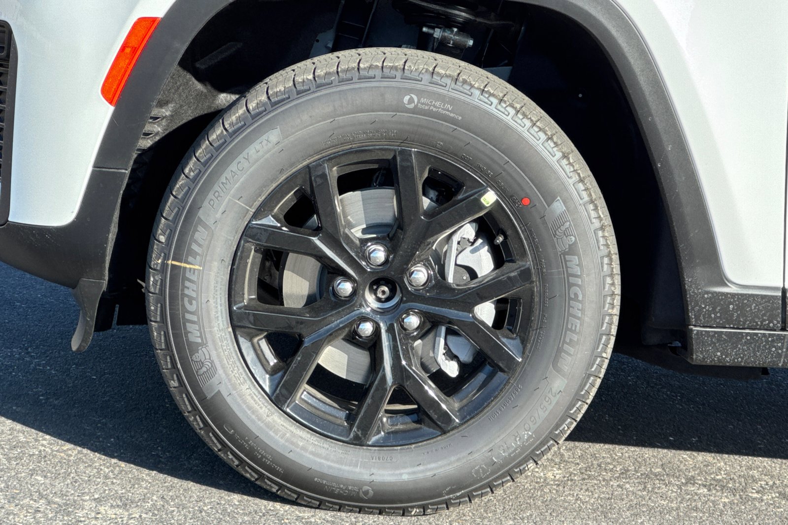 New 2026 Jeep Grand Cherokee Altitude AWD/4WD image 24