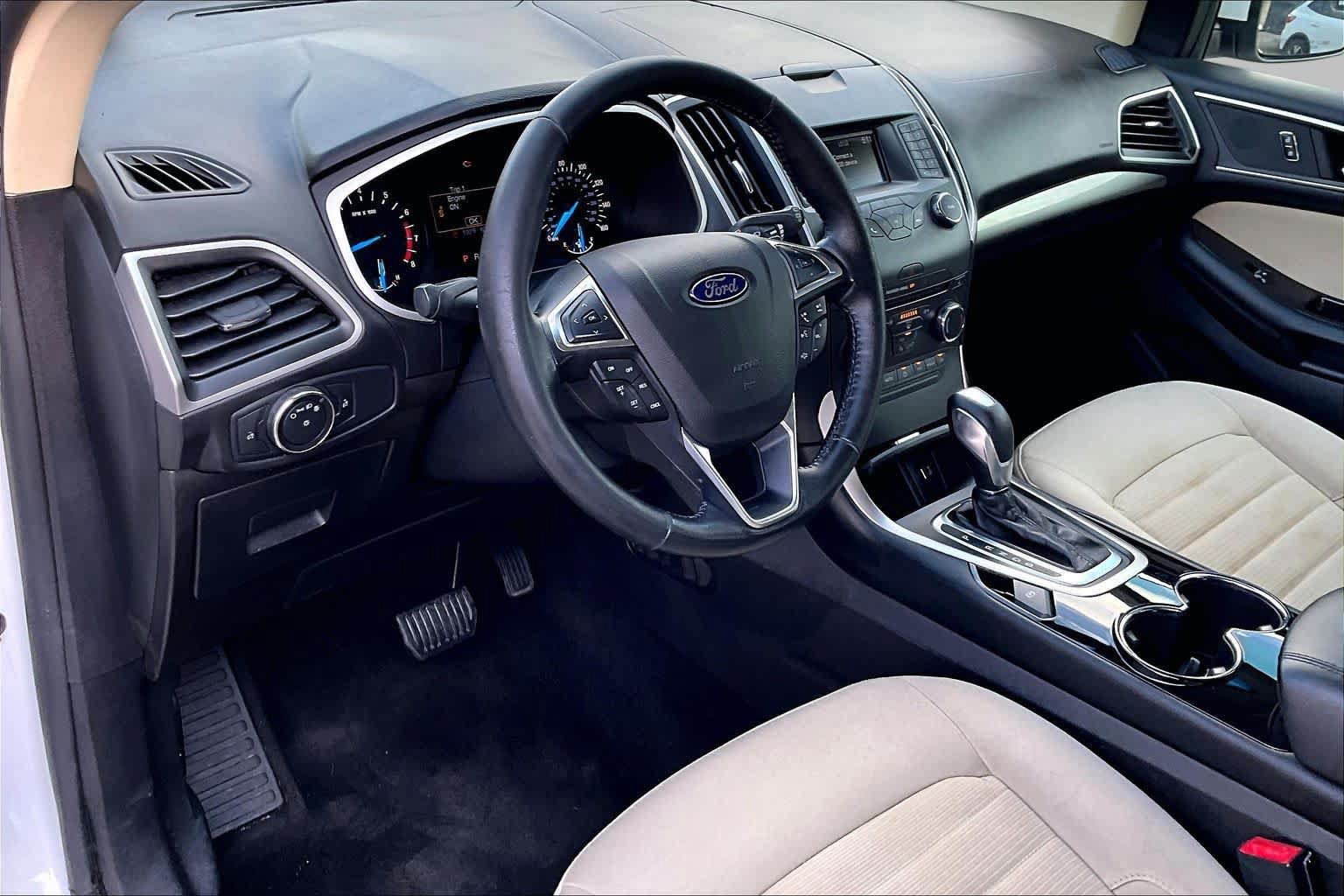 Certified 2017 Ford Edge SEL FWD image 18