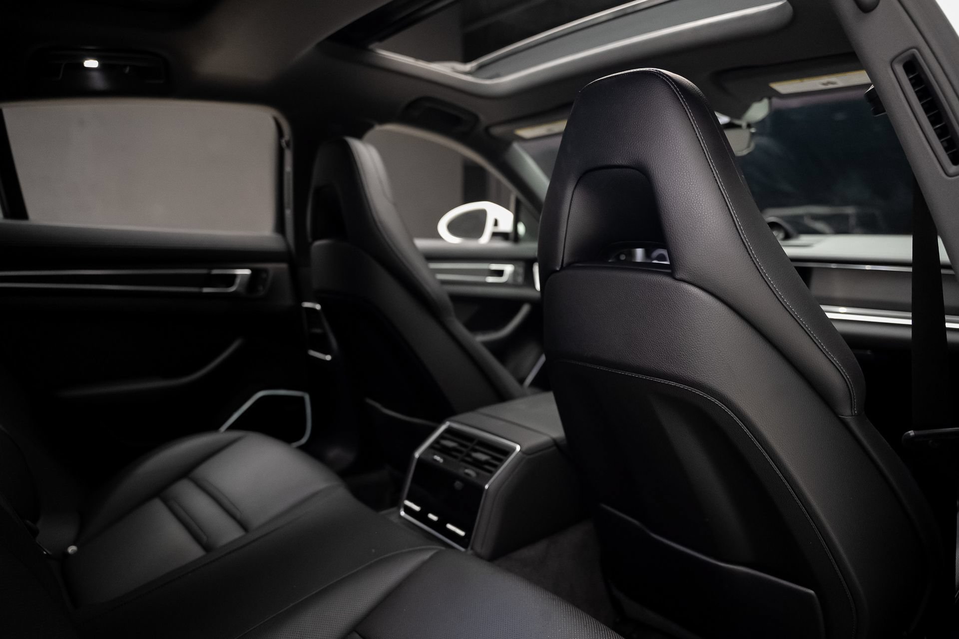Used 2023 Porsche Panamera 4 AWD/4WD image 73