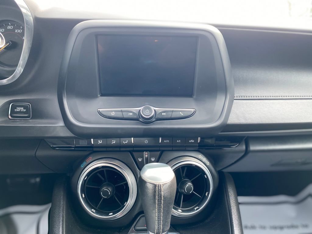 Used 2020 Chevrolet Camaro LT image 21