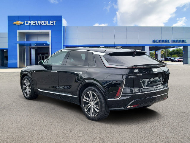 Certified 2024 Cadillac Lyriq Luxury w/ LPO, Floor Liner Package AWD/4WD image 3