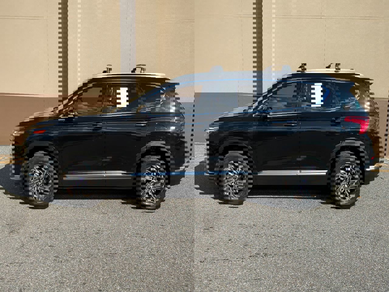 Used 2022 Hyundai Santa Fe SEL w/ Convenience Package image 7