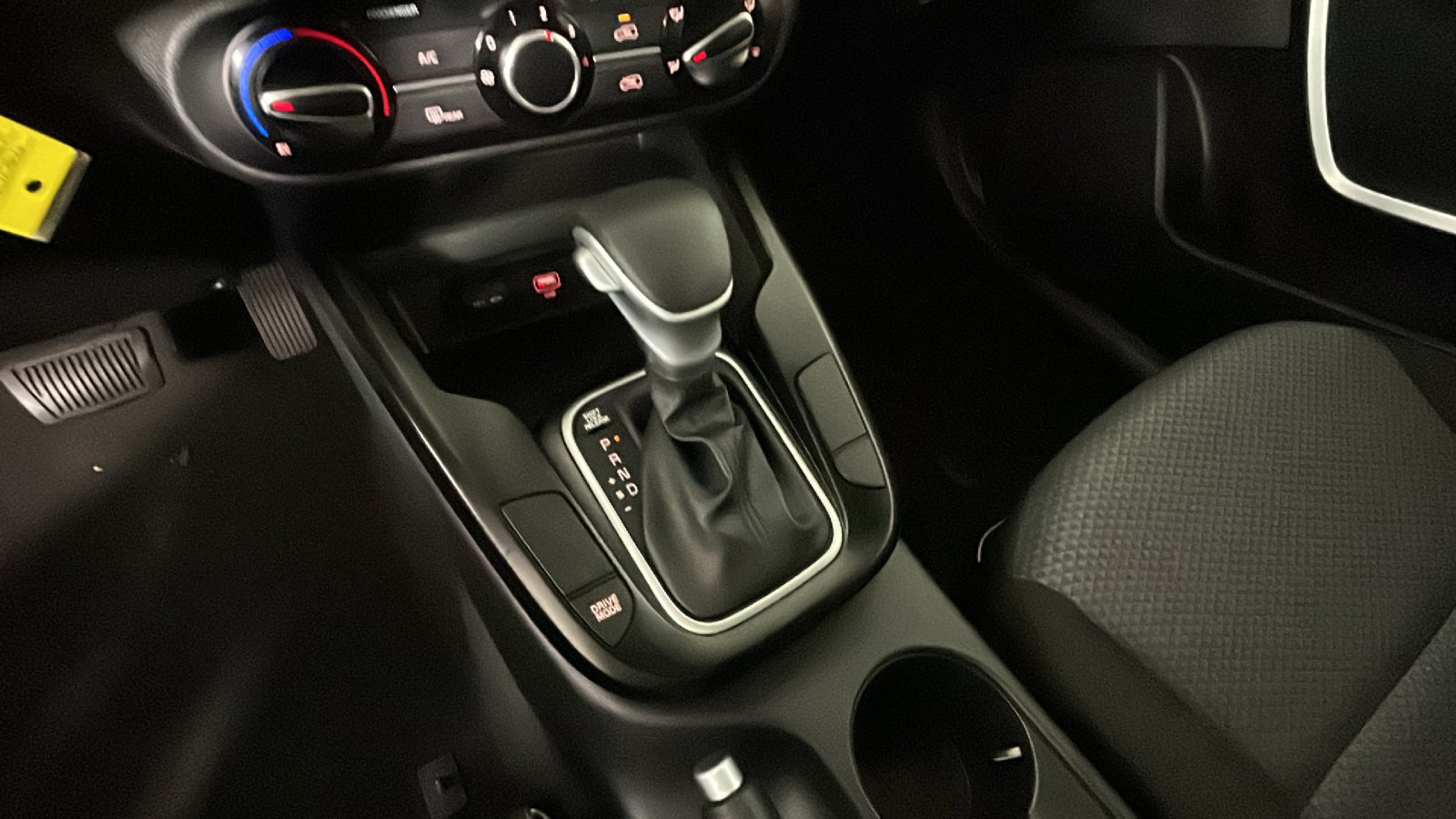 Used 2022 Kia Soul LX FWD image 24