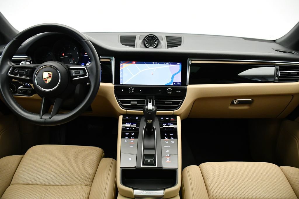 Certified 2023 Porsche Macan Turbo image 23