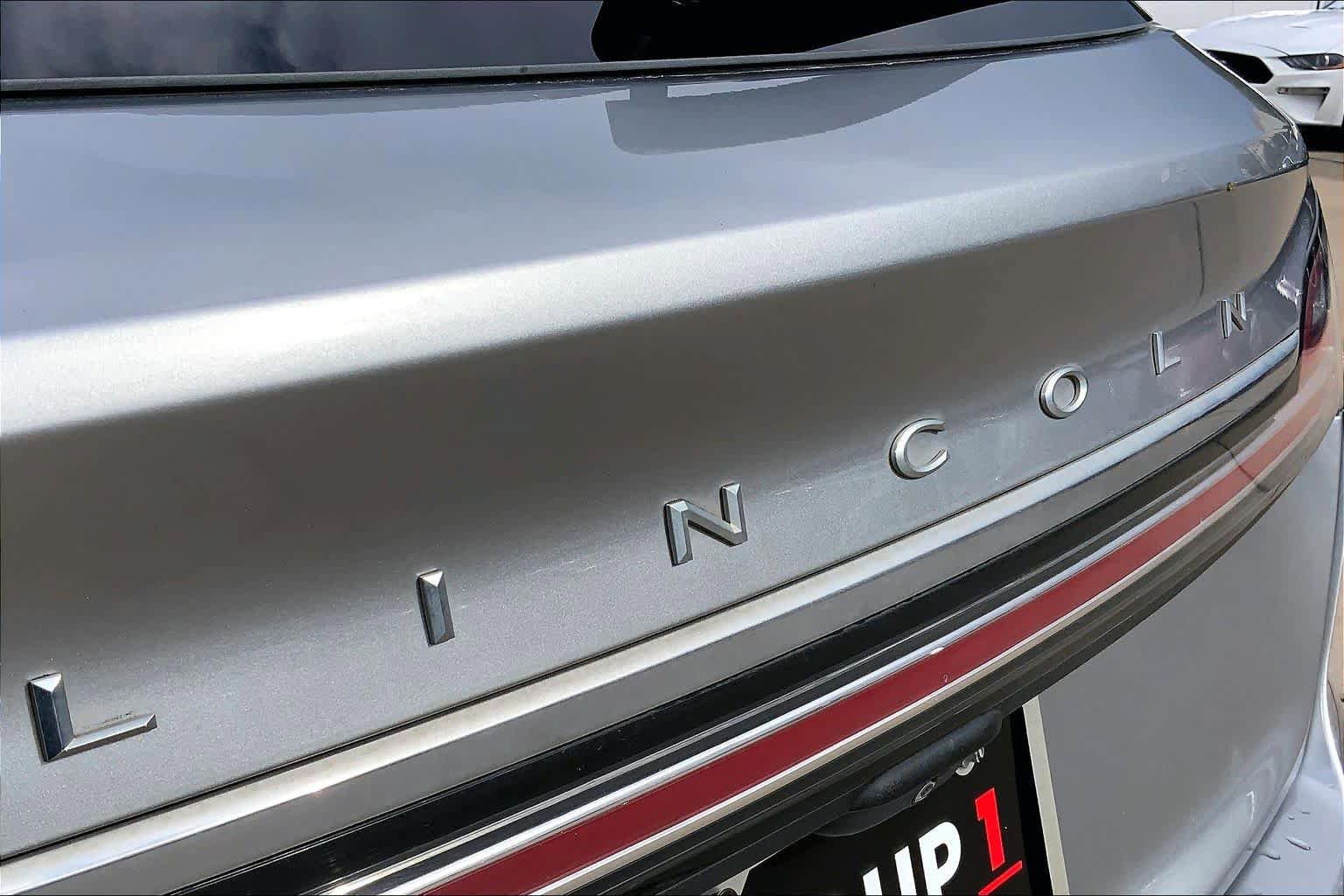 Used 2023 Lincoln Nautilus FWD w/ Premium Package image 9