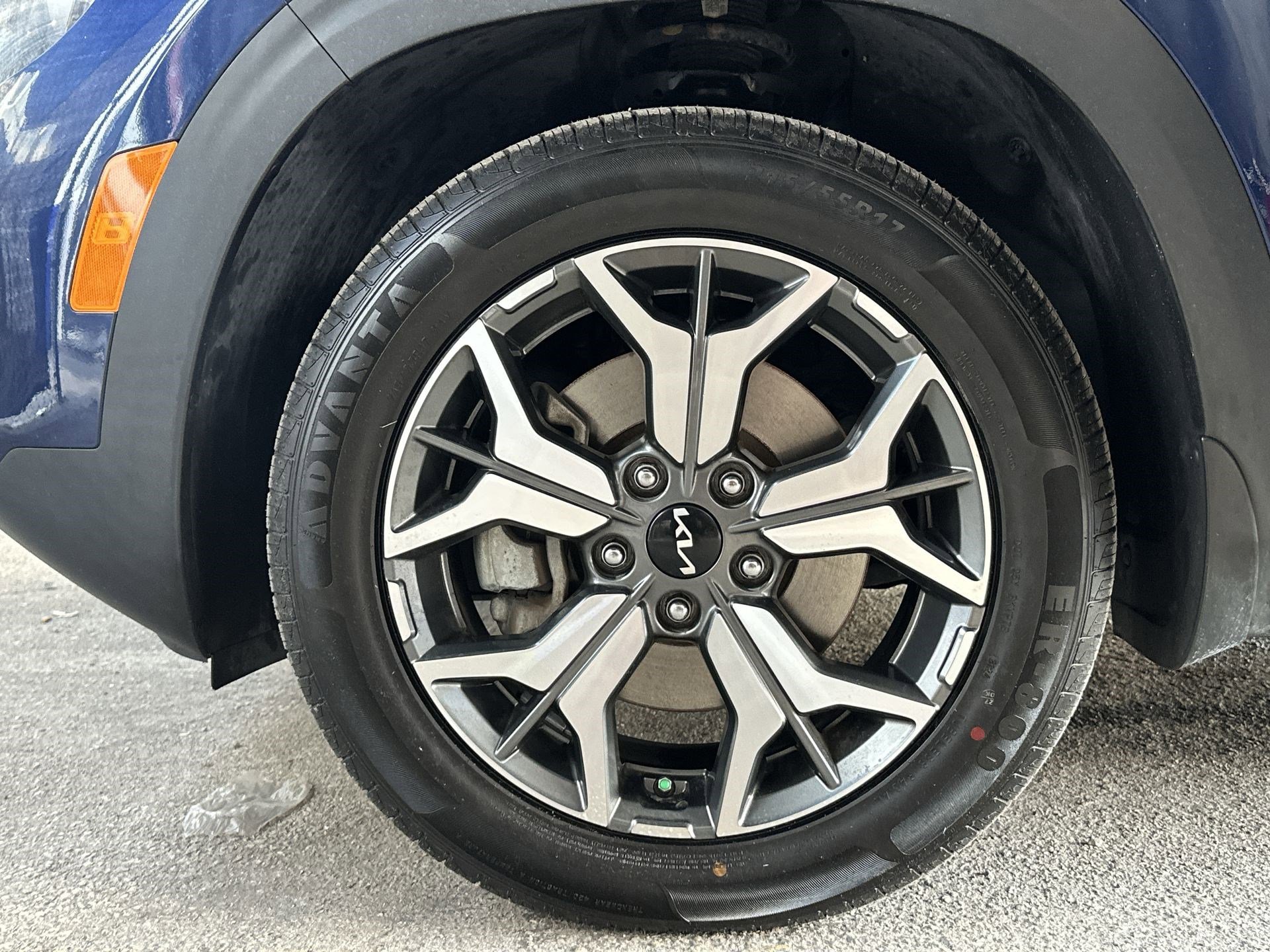 Used 2023 Kia Seltos EX image 19