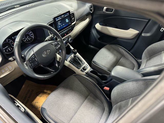 Used 2020 Hyundai Venue image 12