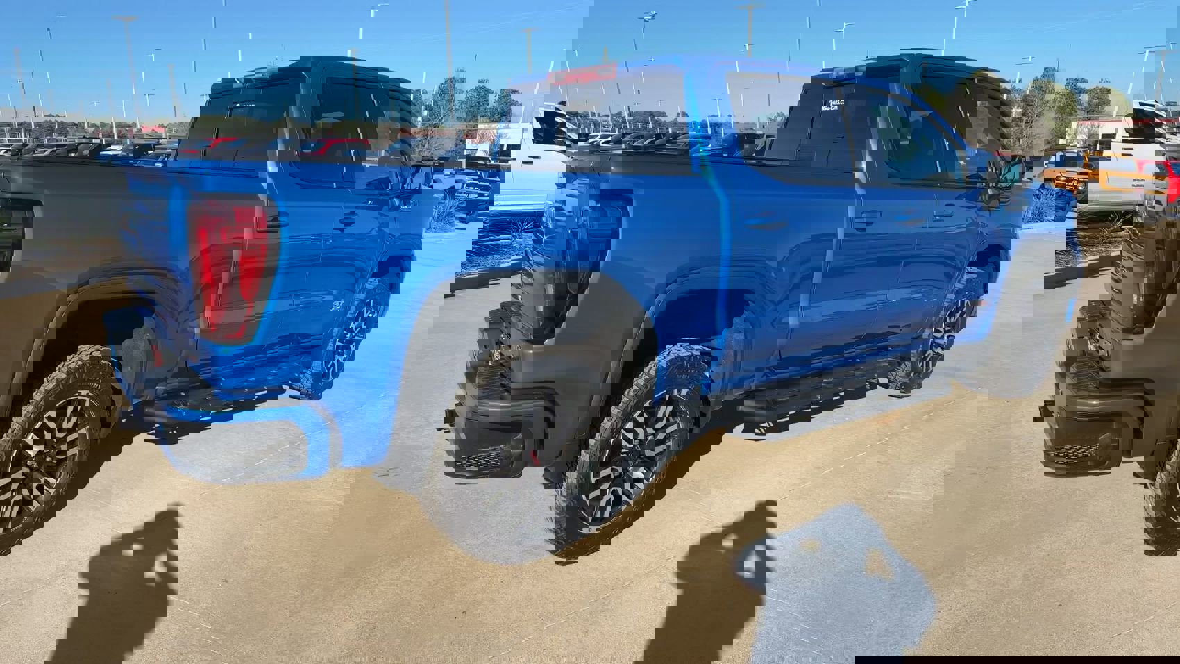 Used 2024 GMC Sierra 1500 AT4 w/ Technology Package image 9