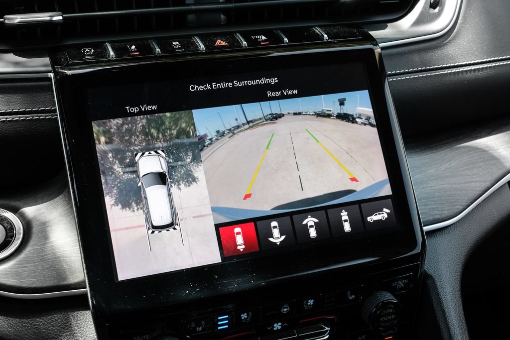 Used 2023 Jeep Grand Cherokee Limited w/ Luxury Tech Group II AWD/4WD image 30