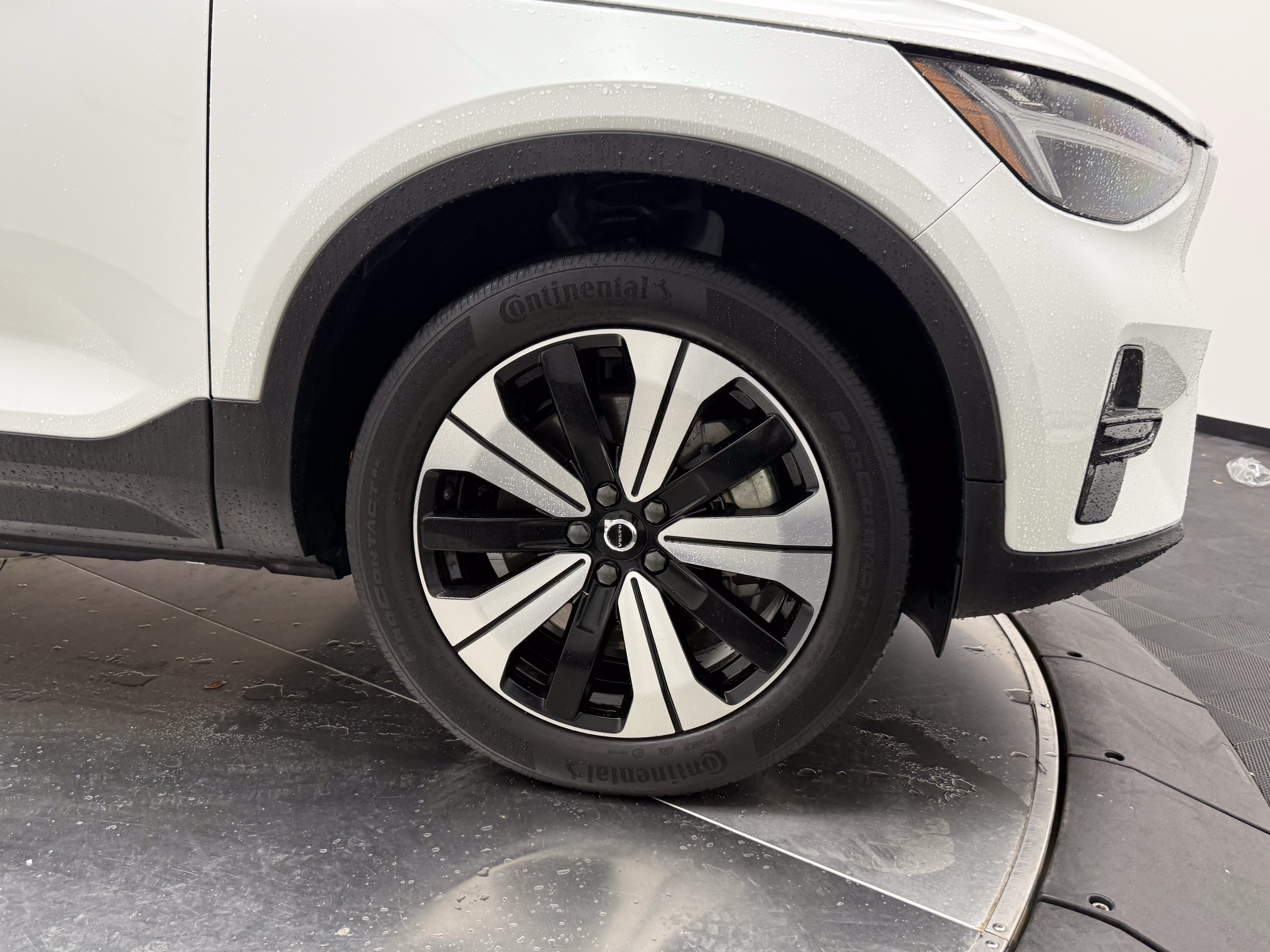 Certified 2023 Volvo C40 Recharge Core AWD/4WD image 9