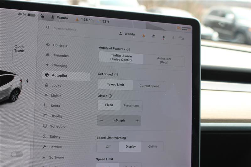 Used 2022 Tesla Model Y Long Range image 18