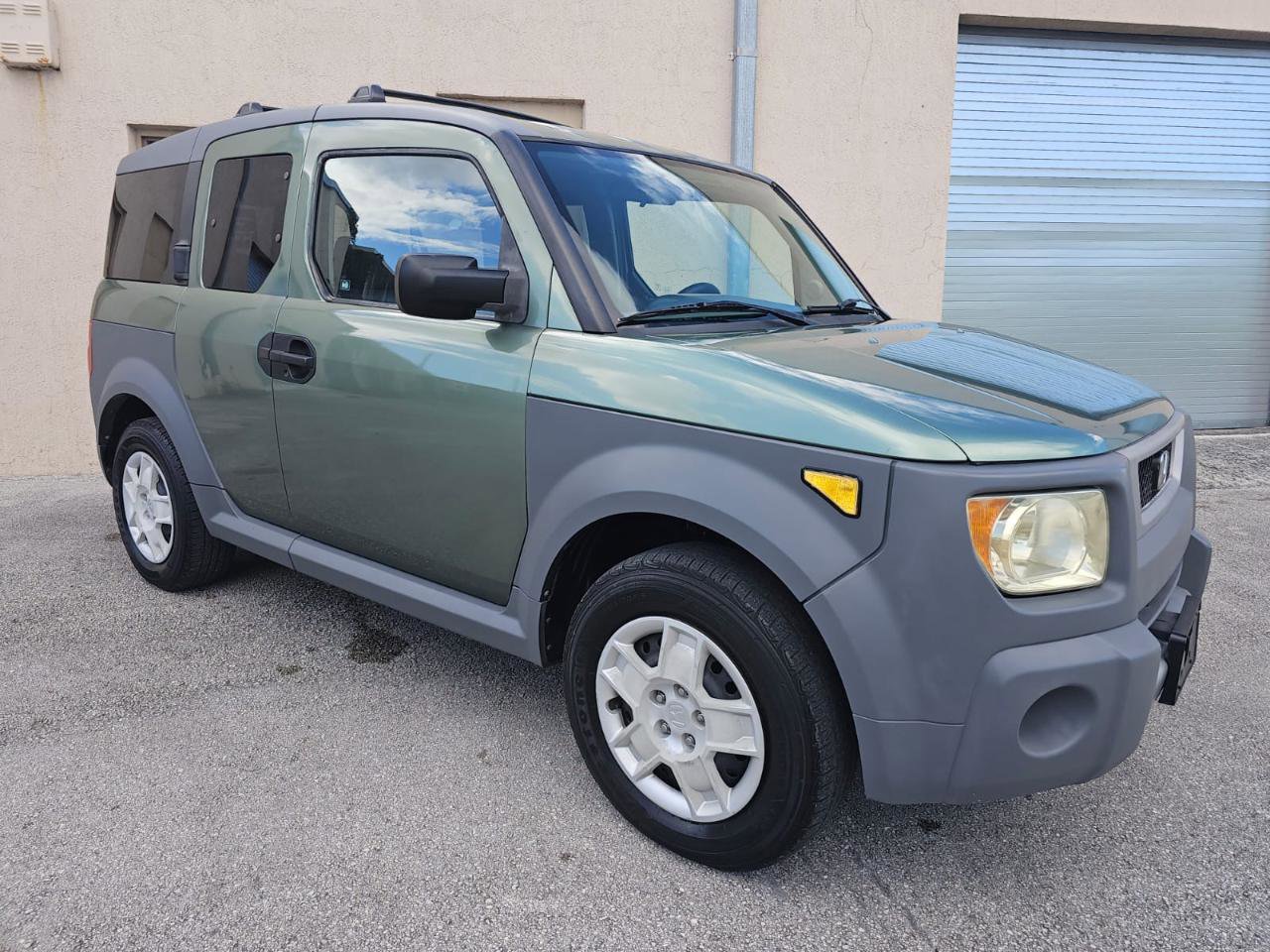 Used 2005 Honda Element LX image 2