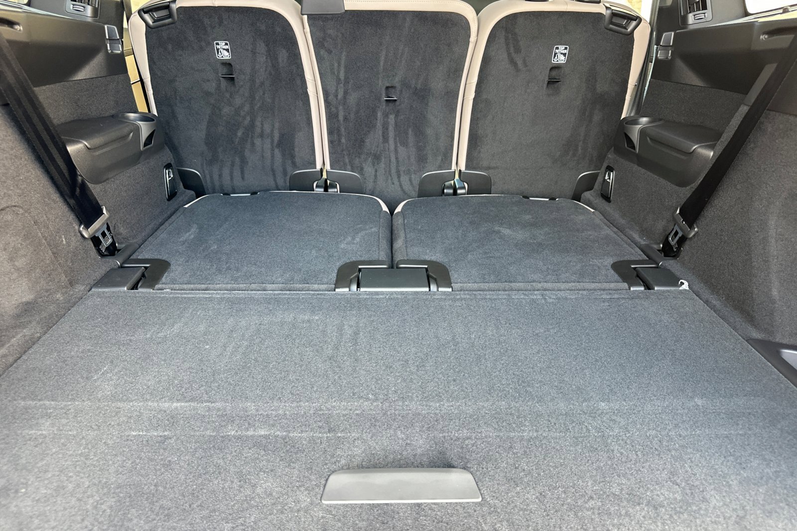 New 2026 Volvo XC90 B6 Plus w/ Protection Package Premier image 17