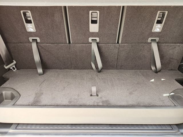 New 2025 Land Rover Defender 130 V8 image 23