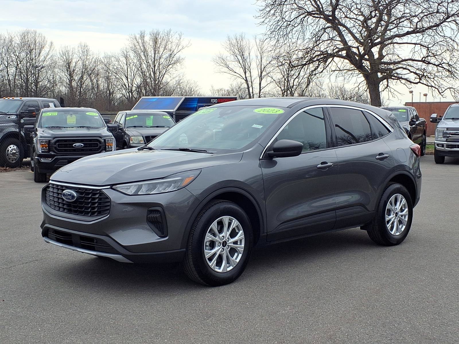 Used 2023 Ford Escape Active w/ Tech Pack #1 AWD/4WD image 1