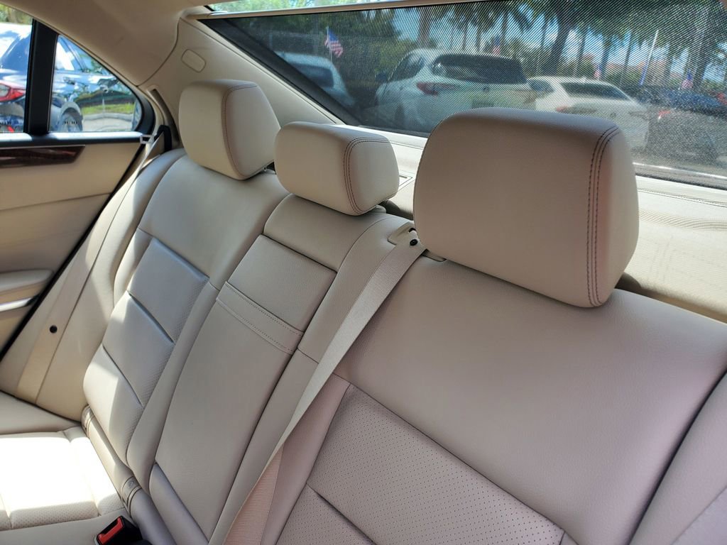 Used 2014 Mercedes-Benz E 350 4MATIC Sedan image 13