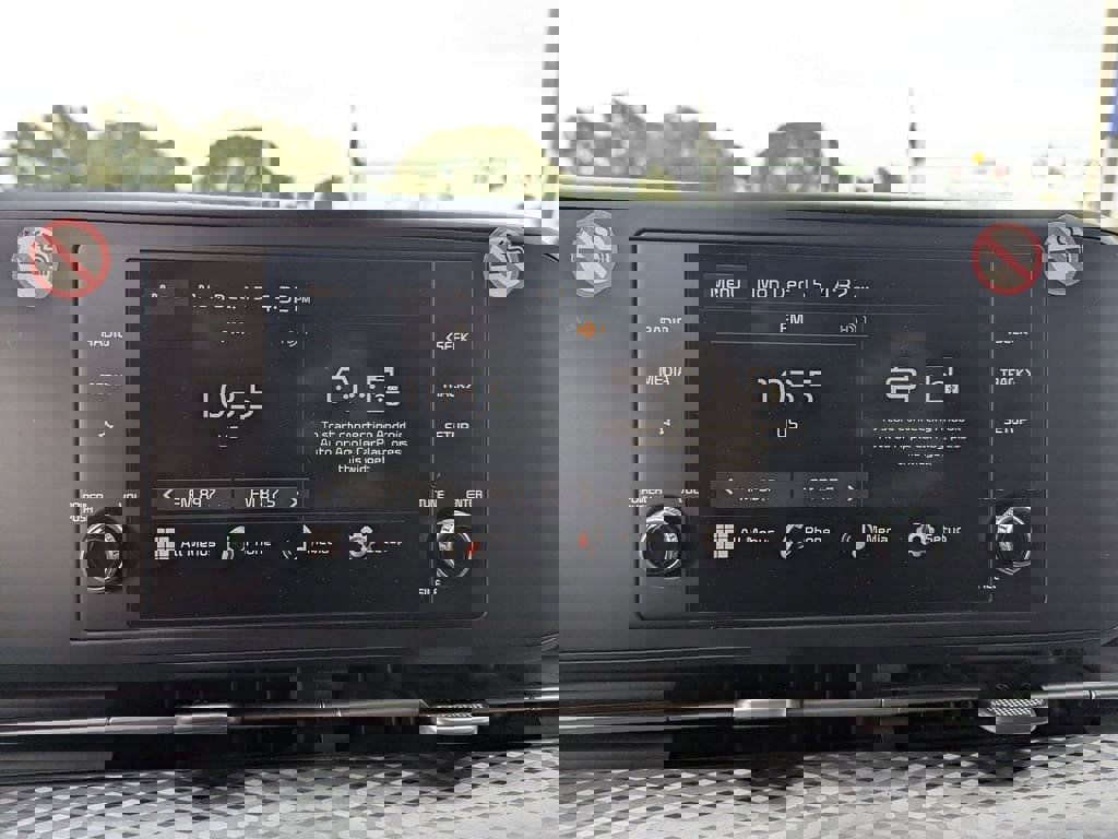 Certified 2024 Kia Carnival LX image 19