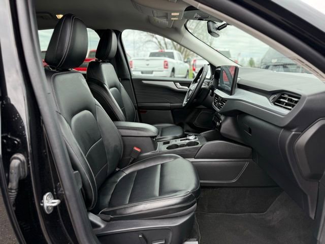 Used 2025 Ford Escape Platinum image 16