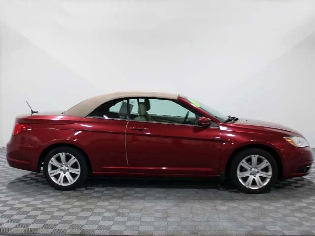Used 2013 Chrysler 200 Touring FWD image 7