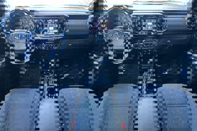 Used 2016 Toyota Tacoma TRD Off-Road w/ Premium & Technology Package image 15