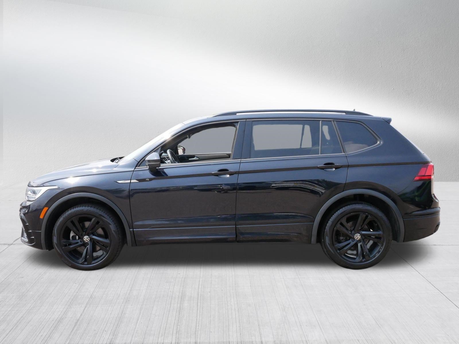 Certified 2023 Volkswagen Tiguan SE R-Line AWD/4WD image 4