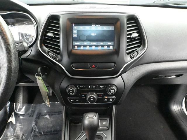 Used 2019 Jeep Cherokee Latitude w/ Popular Appearance Group image 29