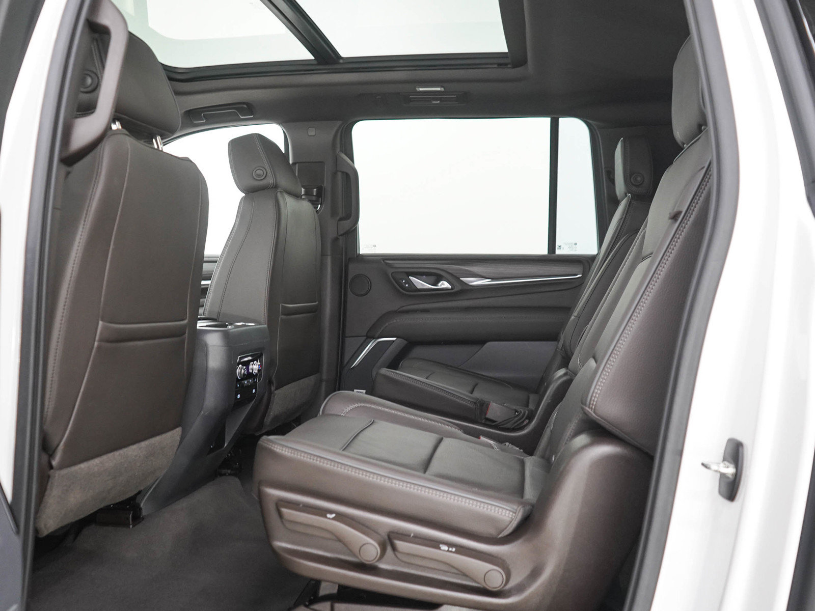 Used 2021 GMC Yukon XL Denali AWD/4WD image 19