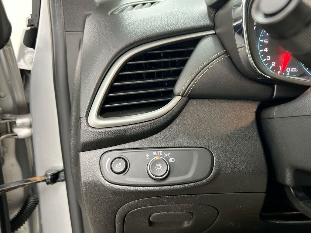 Used 2018 Chevrolet Trax LT w/ LT Convenience Package image 18