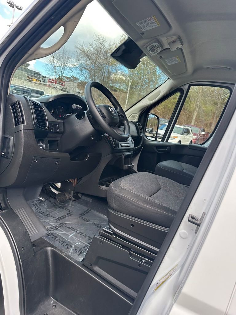 Used 2025 RAM ProMaster 2500 w/ Convenience Group FWD image 9