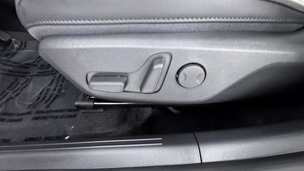 New 2026 Kia Niro FWD image 11