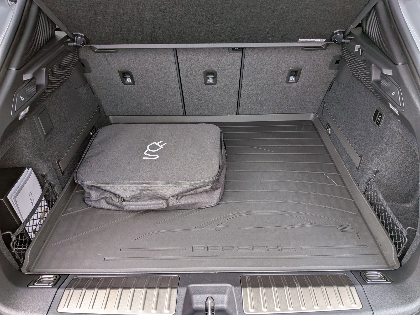 New 2026 Porsche Macan Electric image 21