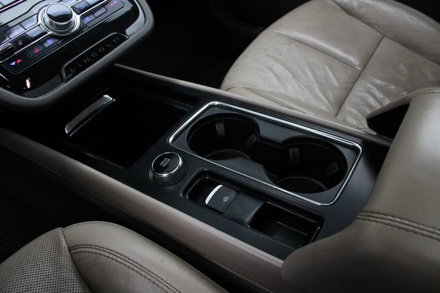 Used 2020 Lincoln Corsair Reserve w/ Equipment Group 201A image 19