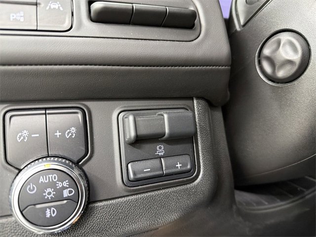 Used 2024 GMC Yukon Denali Ultimate image 34