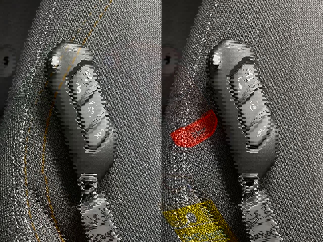 Used 2025 Jeep Wrangler Sahara image 28