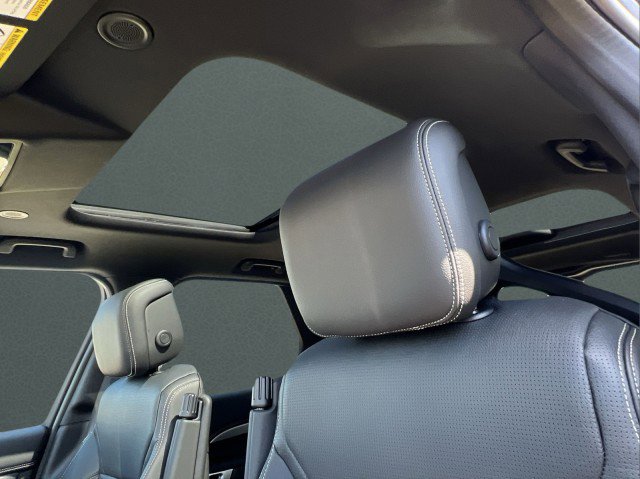 New 2025 Land Rover Discovery Dynamic SE image 15