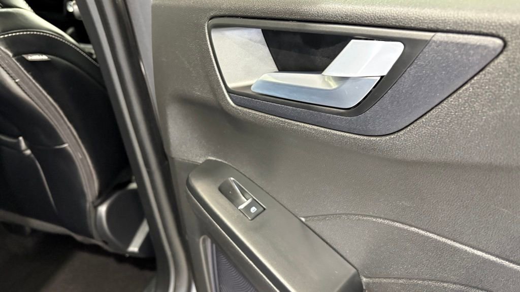 Used 2024 Ford Escape Platinum AWD/4WD image 31