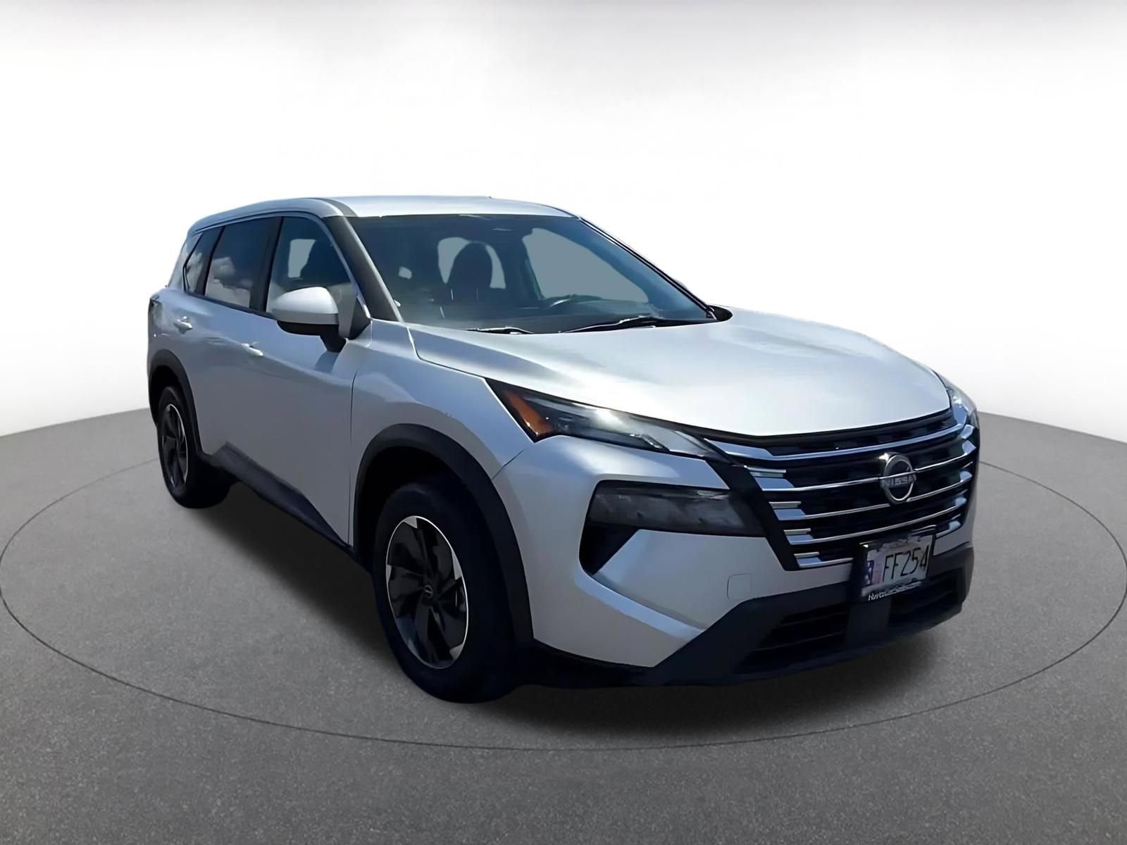 Used 2025 Nissan Rogue SV image 3