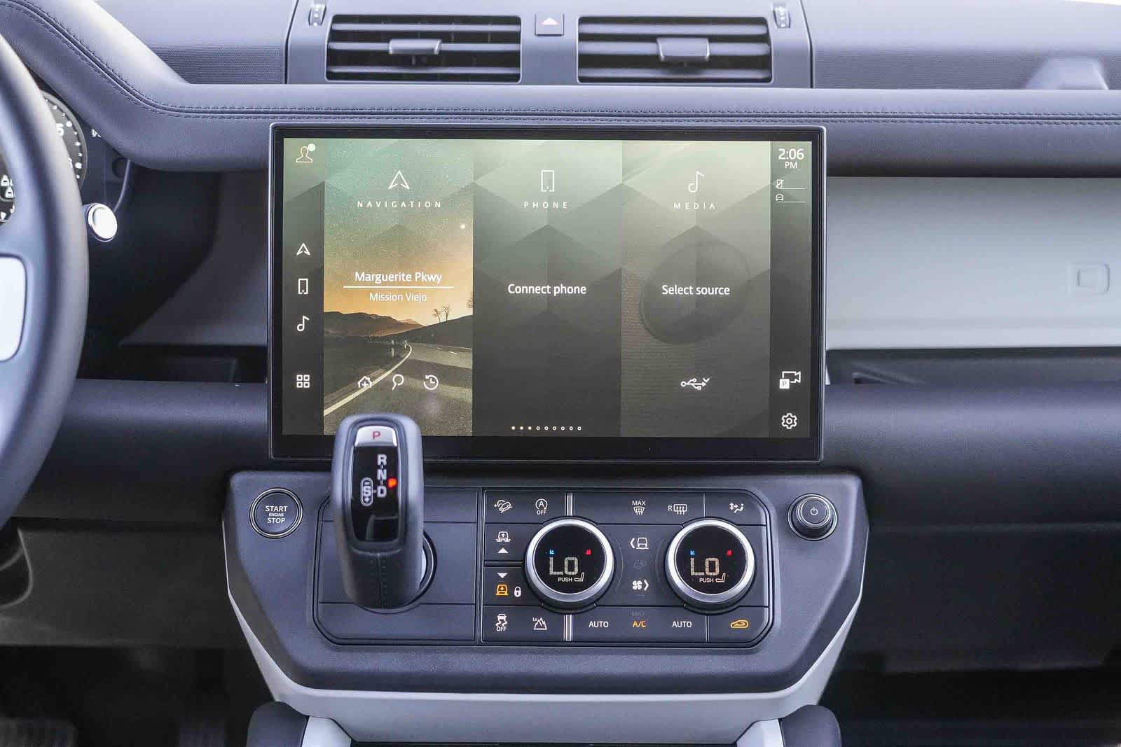 New 2026 Land Rover Defender 110 X-Dynamic SE AWD/4WD image 13