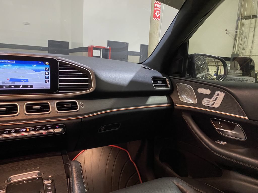 Used 2021 Mercedes-Benz GLE 350 4MATIC image 4